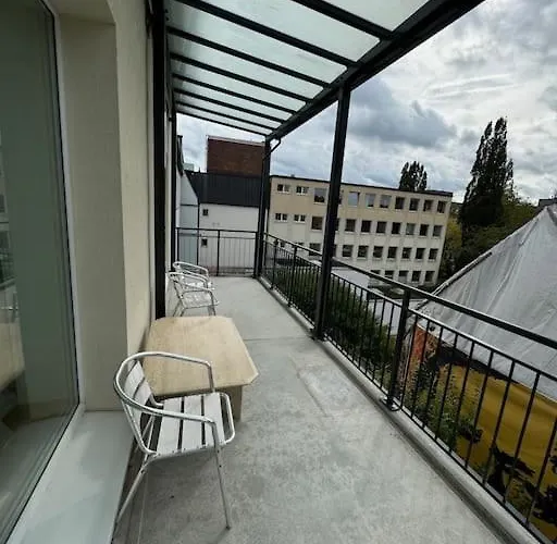 Sonnige Mit Balkon Im Herzen Von * באיירוט